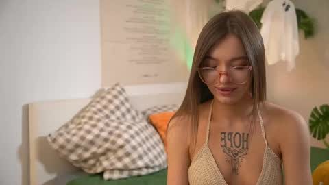 Snapshot of baby_bub chatting on 11-01-25, 01:46 Cristy online show from 11-01-25, 01:46