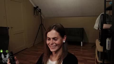 Beccy online show from 09-21-25, 12:34