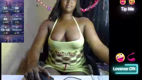 Snapshot of baby_doll_x chatting on 12-13-24, 10:45 Dara online show from 12-13-24, 10:45
