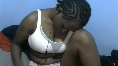 baby_fayyan online show from 12-22-25, 08:22