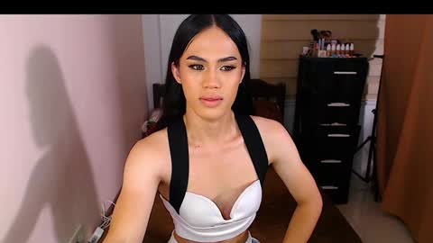 Snapshot of baby_fu chatting on 09-30-25, 06:57 Nathalia online show from 09-30-25, 06:57