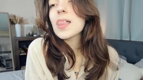 Emily online show from 10-08-25, 07:17