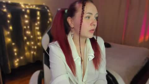 Snapshot of baby_kiku chatting on 12-14-24, 08:40 Heyy Im Kikuuu Im so energetic Catch my vibe online show from 12-14-24, 08:40