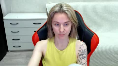 baby_kitte online show from 10-29-25, 04:37