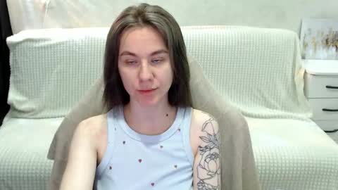 baby_kitte online show from 11-17-25, 04:07