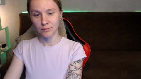 baby_kitte online show from 05-11-26, 04:04