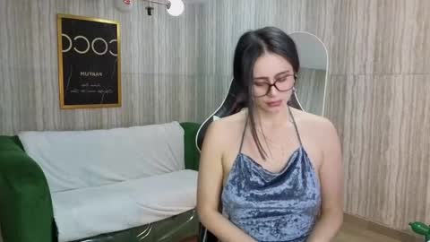Bella online show from 09-12-25, 09:04