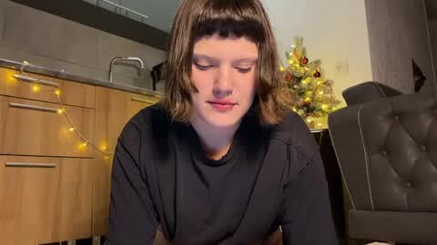 Snapshot of baby_meimei chatting on 12-24-24, 07:00 mei online show from 12-24-24, 07:00