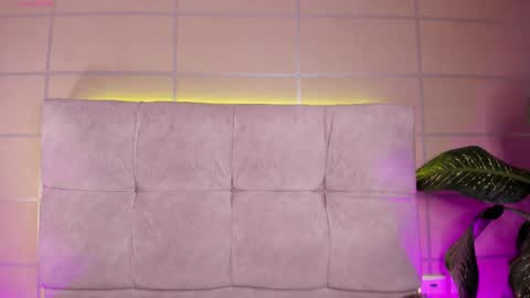 Moon online show from 10-07-25, 04:42