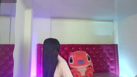 Snapshot of baby_nicols_m chatting on 02-19-26, 11:06 Nico online show from 02-19-26, 11:06