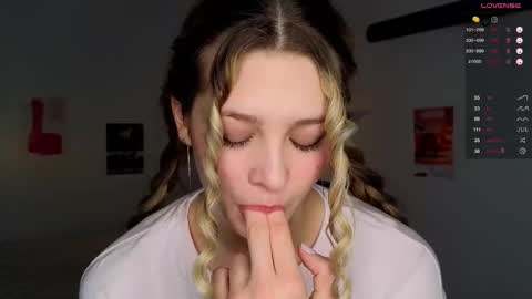 Snapshot of baby_ruth chatting on 09-27-25, 08:25 Ruth online show from 09-27-25, 08:25