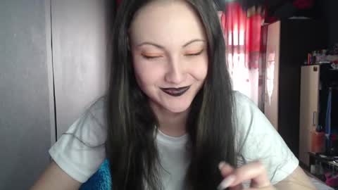 Ida and Kira online show from 05-16-26, 03:25