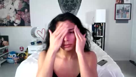 Snapshot of babyempathy chatting on 12-14-25, 08:35 akira online show from 12-14-25, 08:35