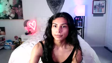 Snapshot of babyempathy chatting on 01-18-26, 01:42 akira online show from 01-18-26, 01:42