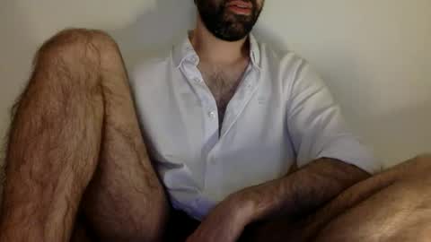 Tom A.    online show from 10-04-25, 07:39