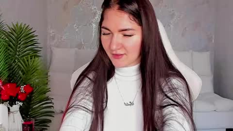 Sophia online show from 10-31-25, 05:08