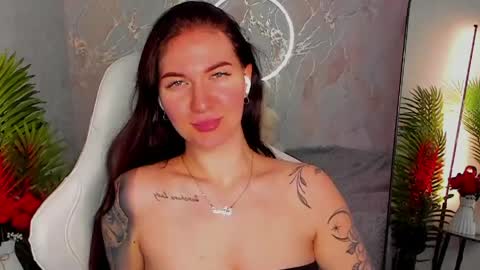 Sophia online show from 05-13-26, 01:36