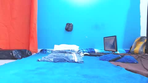 Snapshot of babyjhony chatting on 12-01-24, 04:29 Jhony Naughty Skater online show from 12-01-24, 04:29