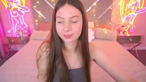 Lady Vi online show from 05-18-26, 12:55
