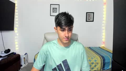 Snapshot of babymaik chatting on 10-08-25, 09:01 babymaik online show from 10-08-25, 09:01