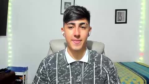 Snapshot of babymaik chatting on 10-21-25, 08:31 babymaik online show from 10-21-25, 08:31