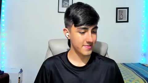 Snapshot of babymaik chatting on 10-27-25, 05:33 babymaik online show from 10-27-25, 05:33