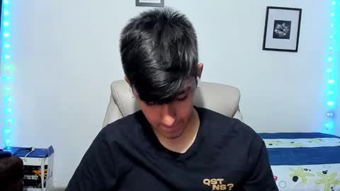 Snapshot of babymaik chatting on 11-04-25, 10:53 babymaik online show from 11-04-25, 10:53