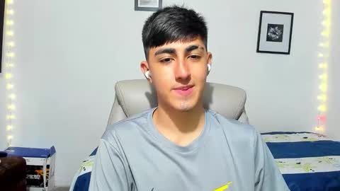 Snapshot of babymaik chatting on 11-11-25, 05:40 babymaik online show from 11-11-25, 05:40