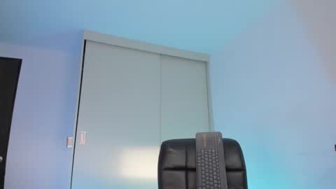    online show from 10-26-25, 09:42