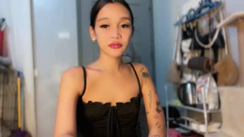 Snapshot of babynexy69 chatting on 11-25-25, 05:35 Nexie online show from 11-25-25, 05:35