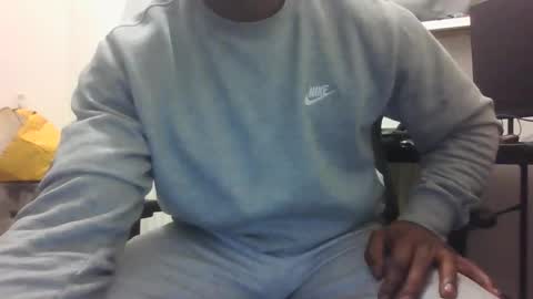 Snapshot of babyrandy12 chatting on 12-21-25, 08:38 babyrandy12 online show from 12-21-25, 08:38