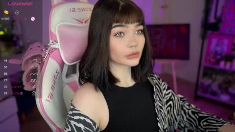 Nika online show from 01-19-25, 10:28