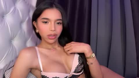 Snapshot of babysabrinaxx chatting on 10-23-25, 05:44 babysabrinaxx online show from 10-23-25, 05:44