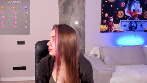 Snapshot of babyy_doll chatting on 12-10-24, 08:08 JOIN FAN CLUB TO GET MY CONTENT FOR FREE online show from 12-10-24, 08:08