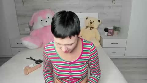 Snapshot of babyy_lynaa chatting on 09-18-25, 09:17 babyy_lynaa online show from 09-18-25, 09:17