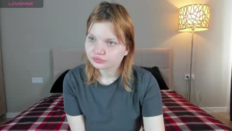 babyyulli online show from 05-11-26, 01:33