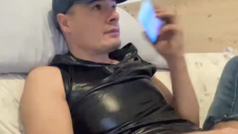 Snapshot of bach77 chatting on 03-10-25, 10:48 bach online show from 03-10-25, 10:48