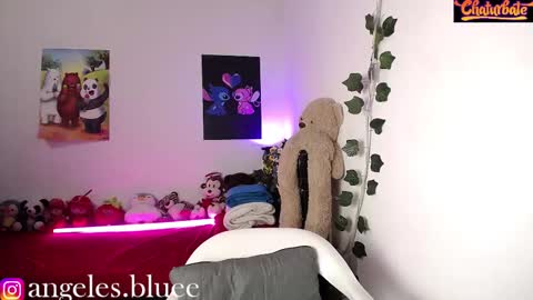 Angeles online show from 03-03-25, 10:42