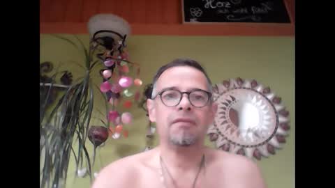 Snapshot of badboy2406 chatting on 02-28-25, 08:31 badboy2406 online show from 02-28-25, 08:31