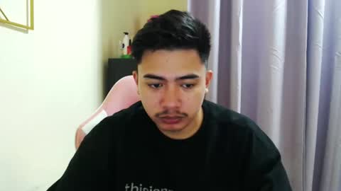 Snapshot of badboy_hanns chatting on 11-17-25, 05:08 HANNS online show from 11-17-25, 05:08