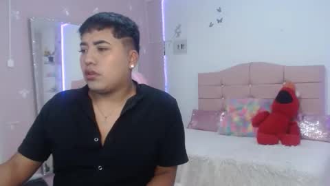 Snapshot of badboyjuan_ chatting on 04-22-26, 12:18 JUAN online show from 04-22-26, 12:18