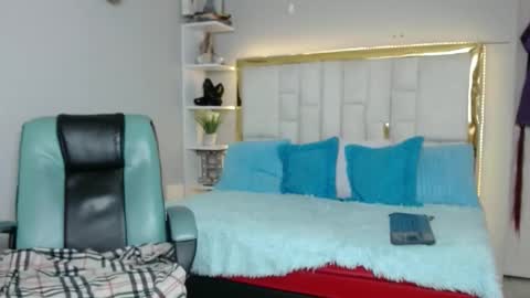 Snapshot of badboyjuan_ chatting on 05-12-26, 11:40 JUAN online show from 05-12-26, 11:40