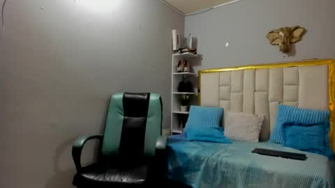 Snapshot of badboyjuan_ chatting on 06-08-26, 11:43 JUAN online show from 06-08-26, 11:43
