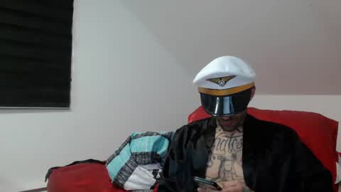 Snapshot of badcouple_ chatting on 01-25-25, 04:02 BadCouple online show from 01-25-25, 04:02