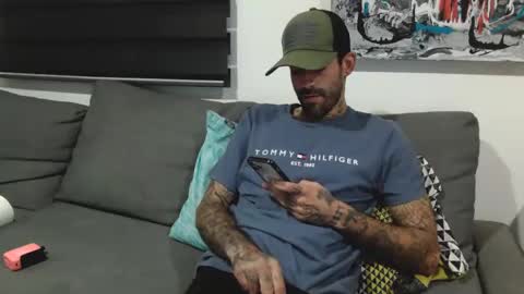 Snapshot of badcouple_ chatting on 09-20-25, 04:46 BadCouple online show from 09-20-25, 04:46