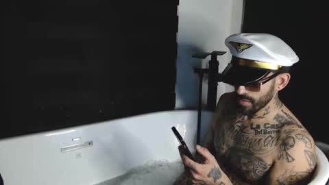 BadCouple  online show from 02-12-26, 12:27