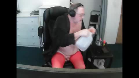 Snapshot of baddass60 chatting on 03-21-26, 04:17 SexyBaddass online show from 03-21-26, 04:17