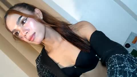 Snapshot of badgirl_jasmine chatting on 06-15-26, 02:19 jasmine online show from 06-15-26, 02:19