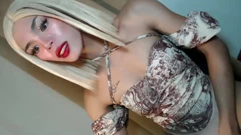 Snapshot of badgirl_jasmine chatting on 06-24-26, 12:20 jasmine online show from 06-24-26, 12:20