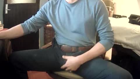 Mexican livin Off the Wall online show from 12-17-25, 03:56